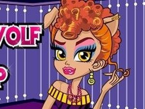 Howleen Wolf Fashion Stylist